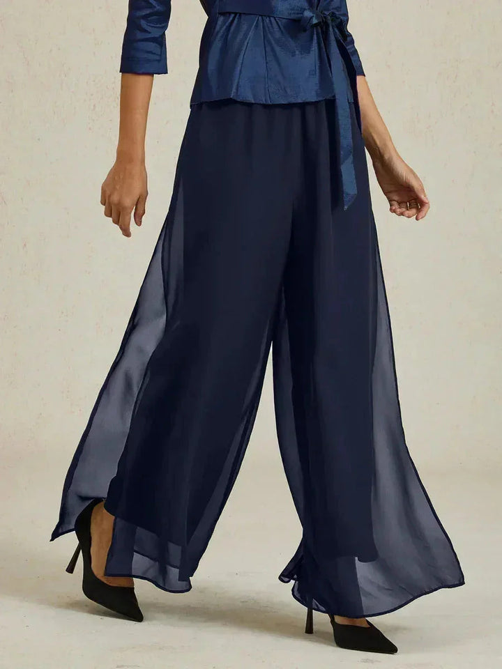 Rechte broek met chiffon split been overlay