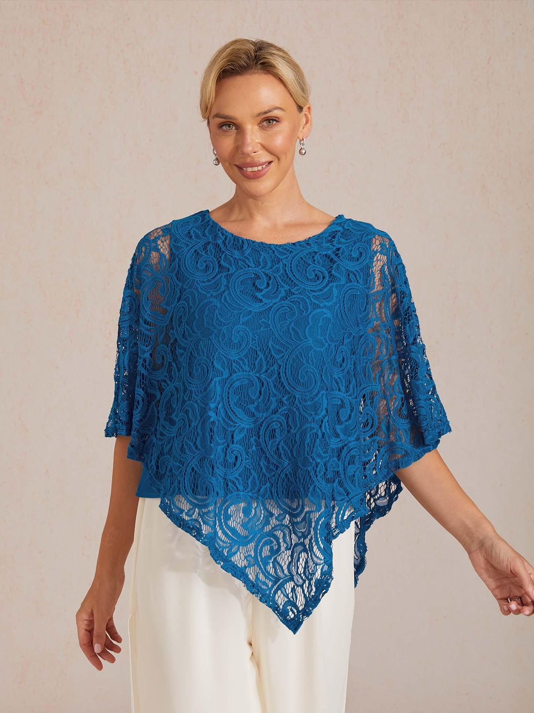 Elegante kanten top met vleermuismouwen