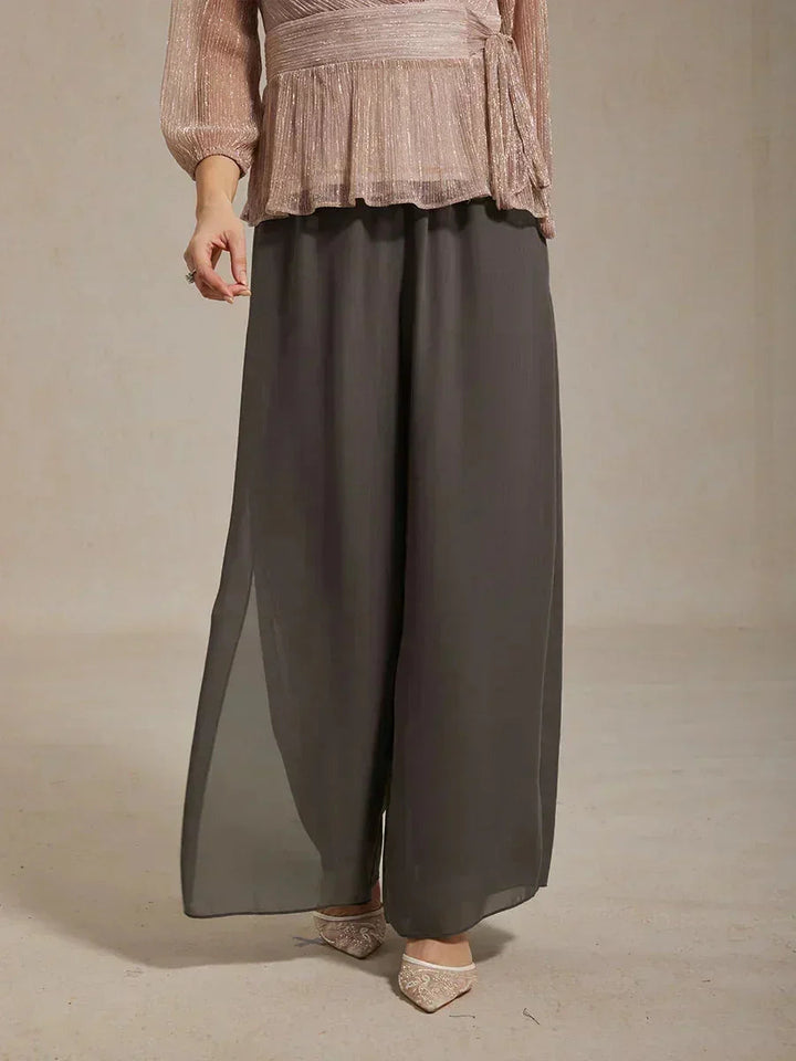 Broek Met Rechte Pijp En Chiffon Overlay Met Gesplitste Pijpen