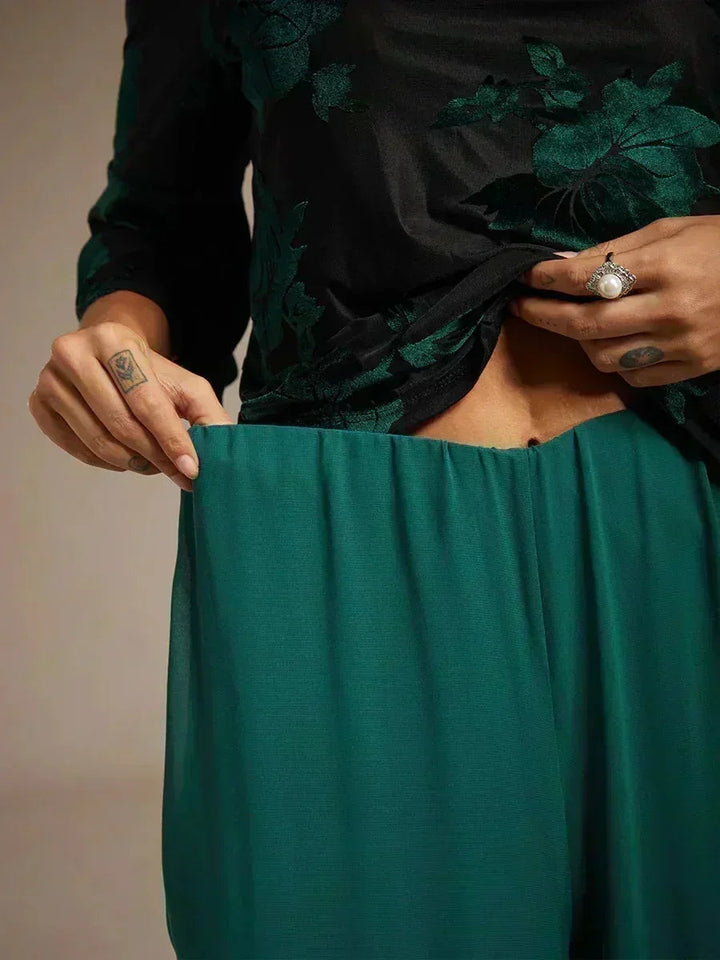 Rechte broek met chiffon split been overlay
