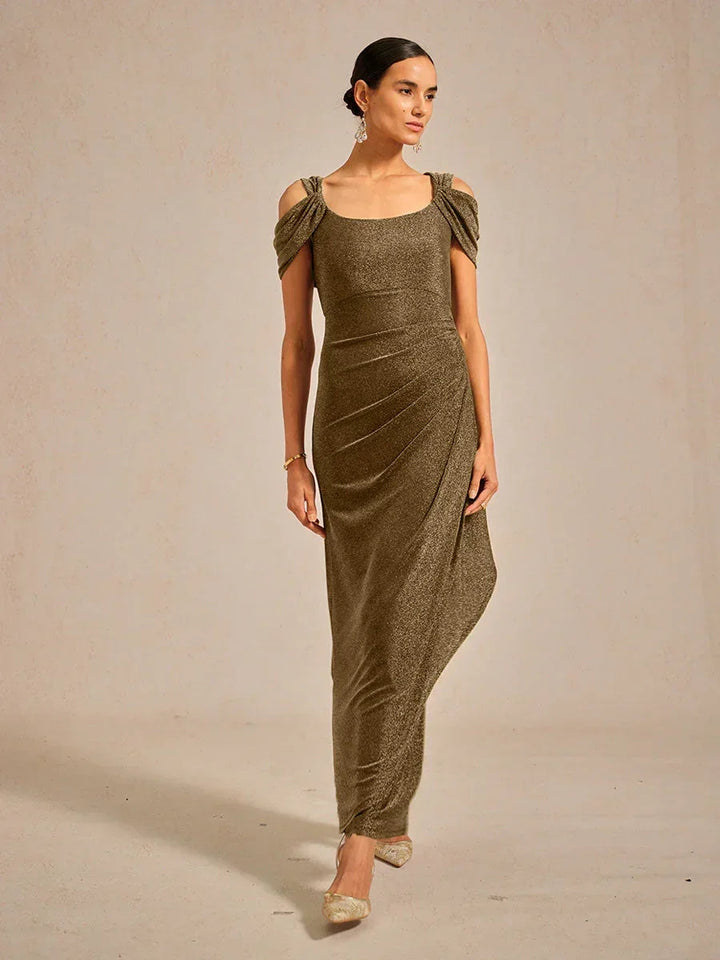 Gebreide jurk met open schouders, glitter en metallic