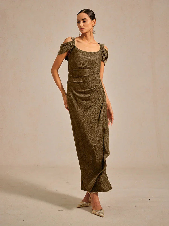 Gebreide jurk met open schouders, glitter en metallic