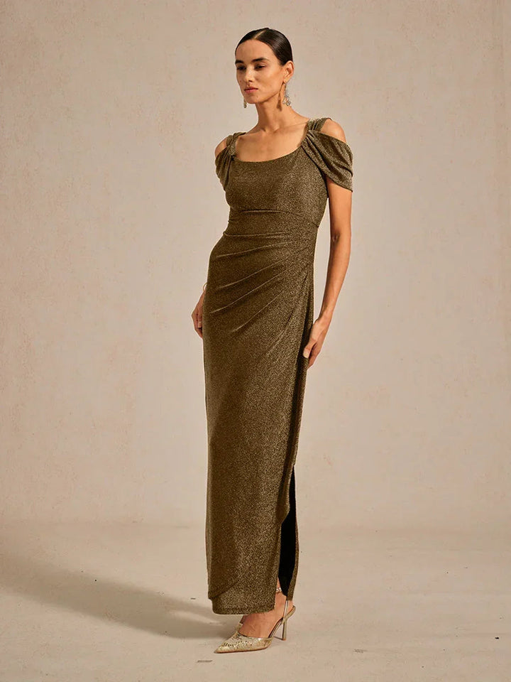 Gebreide jurk met open schouders, glitter en metallic