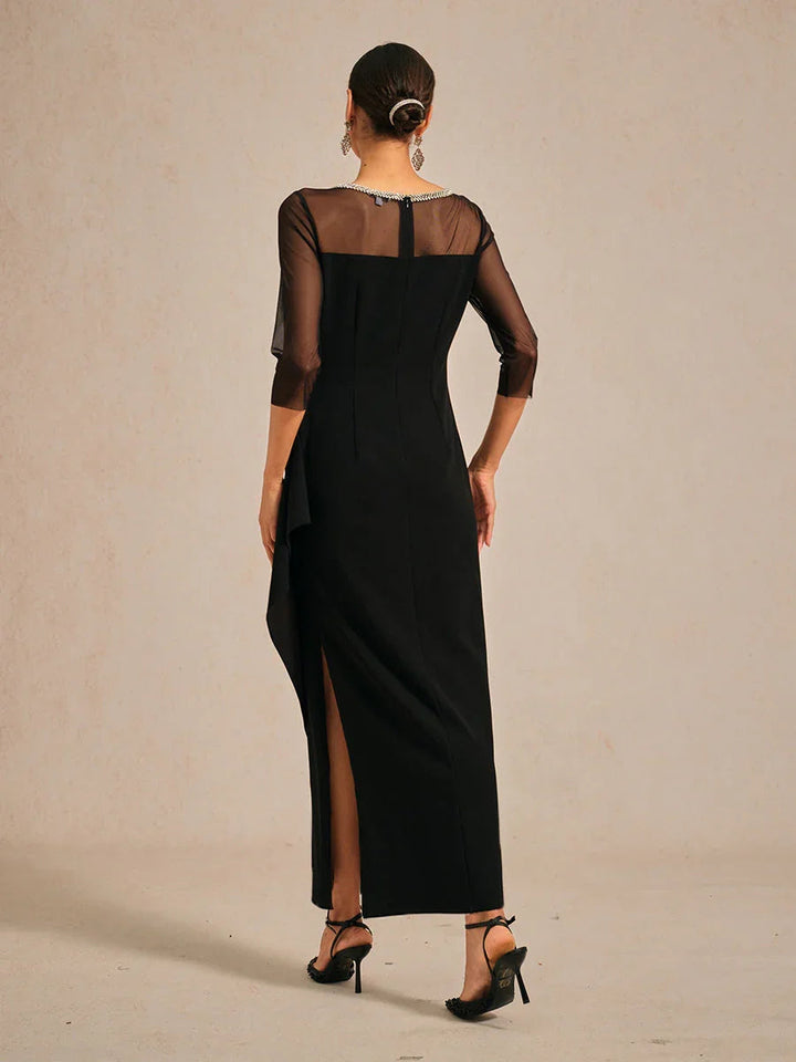 Elegante galajurk met kralen en illusion-halslijn