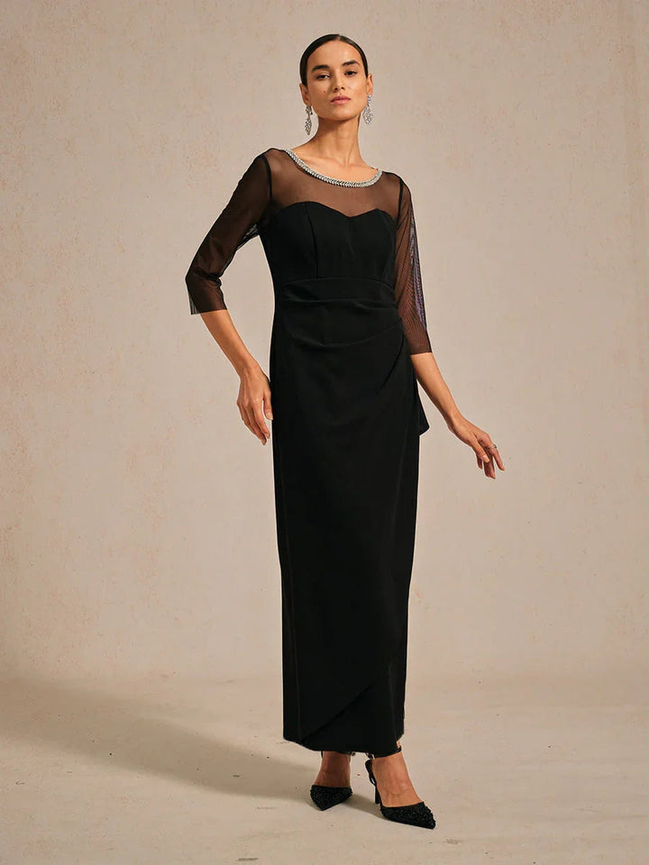 Elegante galajurk met kralen en illusion-halslijn