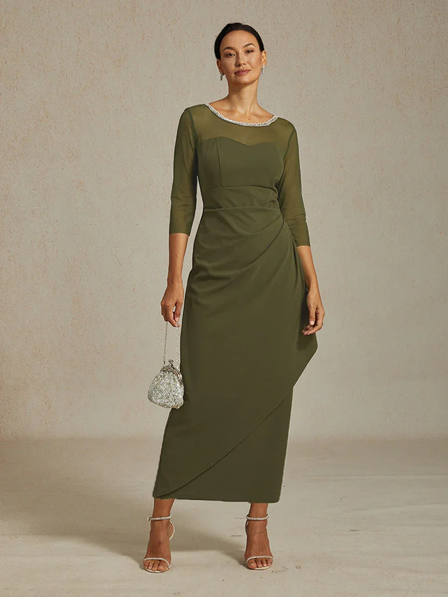 Elegante galajurk met kralen en illusion-halslijn