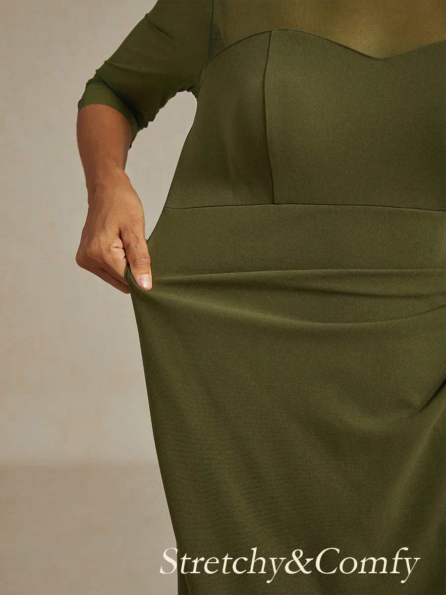 Elegante galajurk met kralen en illusion-halslijn