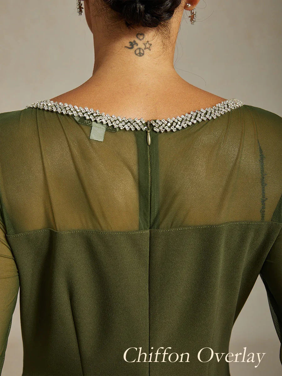 Elegante galajurk met kralen en illusion-halslijn