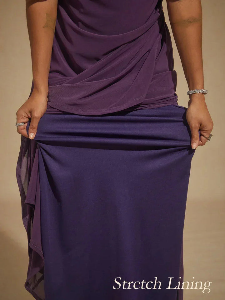 Elegante Formele Galajurk met Versierde Fladdermouwen