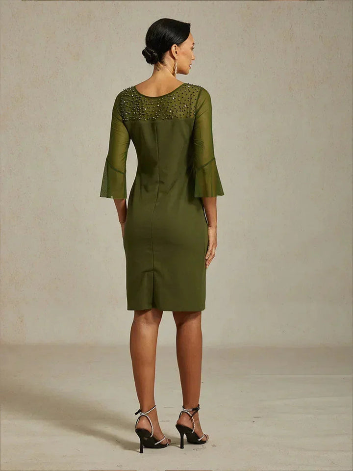 Elegante Koker-Cocktailjurk met Versierde Illusie-Mesh Halslijn
