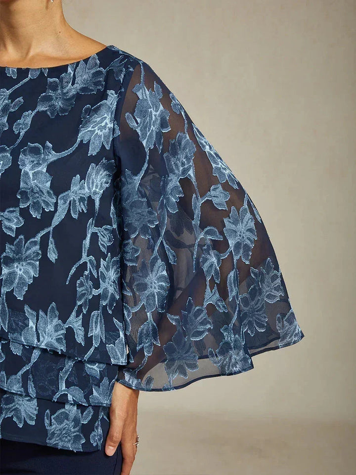 Bloemenchiffonblouse met boothals en A-lijnmouwen