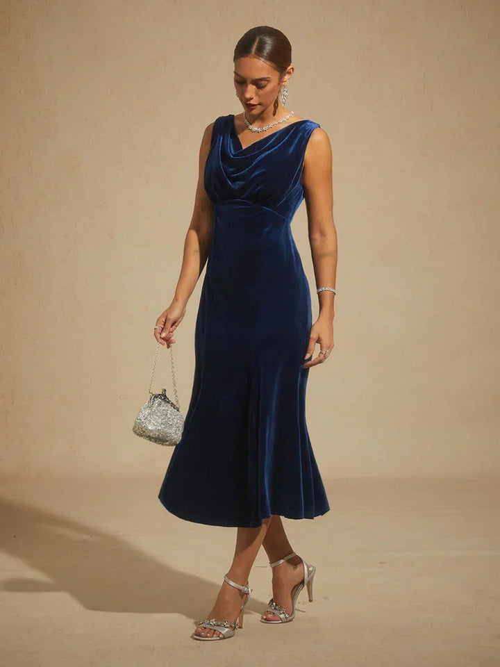 High-Stretch Fluwelen Mouwloze Midi-Jurk met Lage Ronde Hals