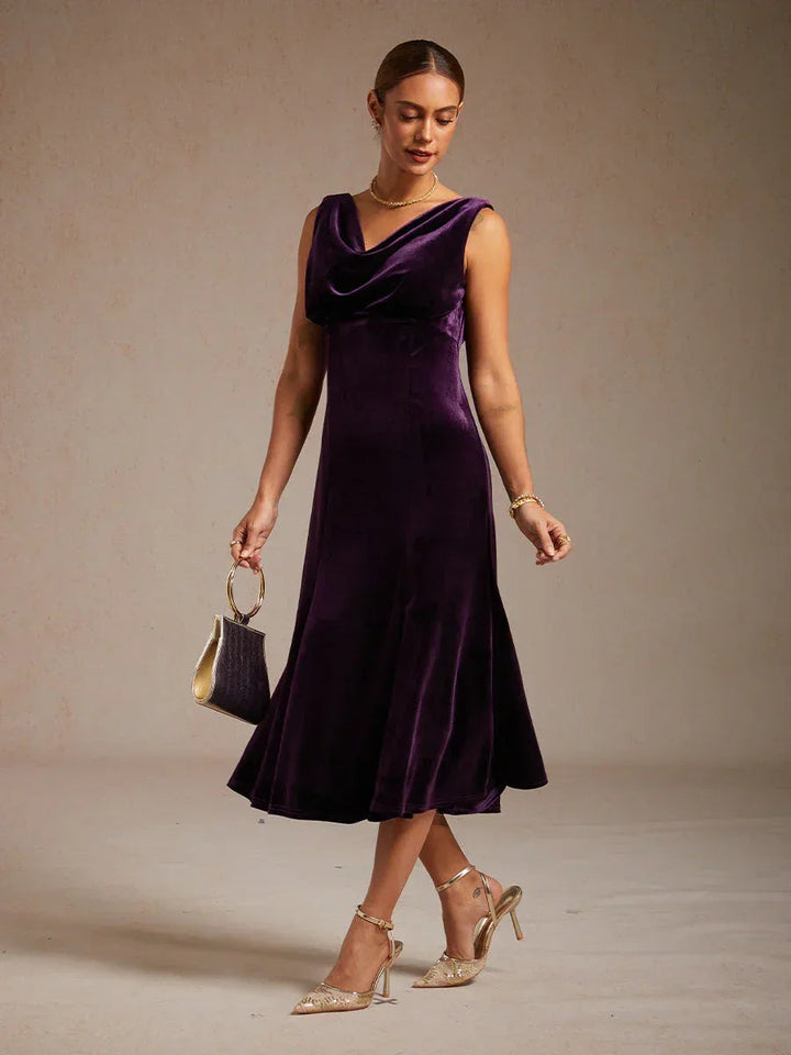 High-Stretch Fluwelen Mouwloze Midi-Jurk met Lage Ronde Hals