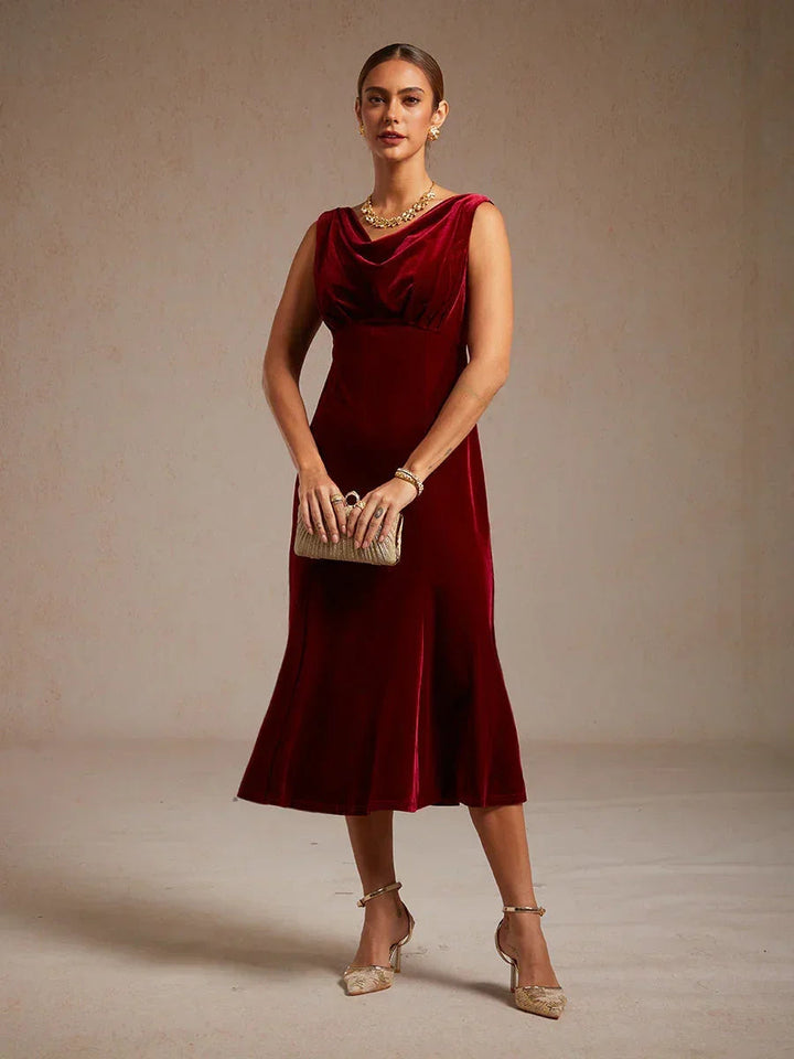 High-Stretch Fluwelen Mouwloze Midi-Jurk met Lage Ronde Hals