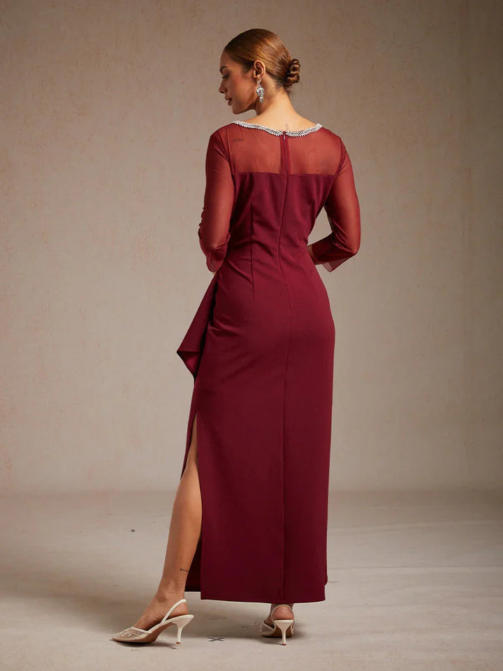 Elegante galajurk met kralen en illusion-halslijn